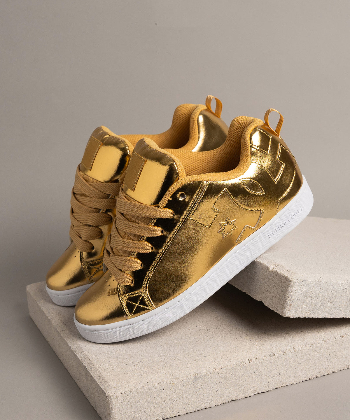 SALE】DC SHOES ウィメンズ Ws COURT GRAFFIK フットウェア スニーカー