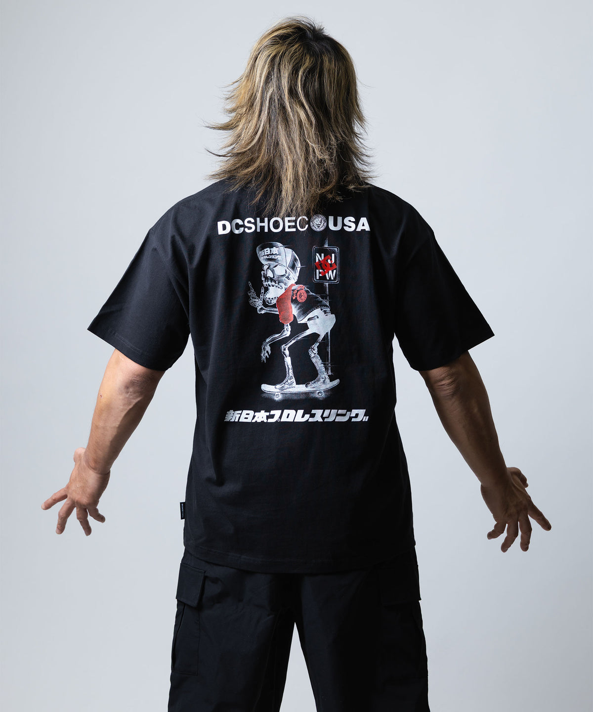 DC SHOES × 新日本プロレス】STRONG STYLE SKUL メンズ Tシャツ【2026