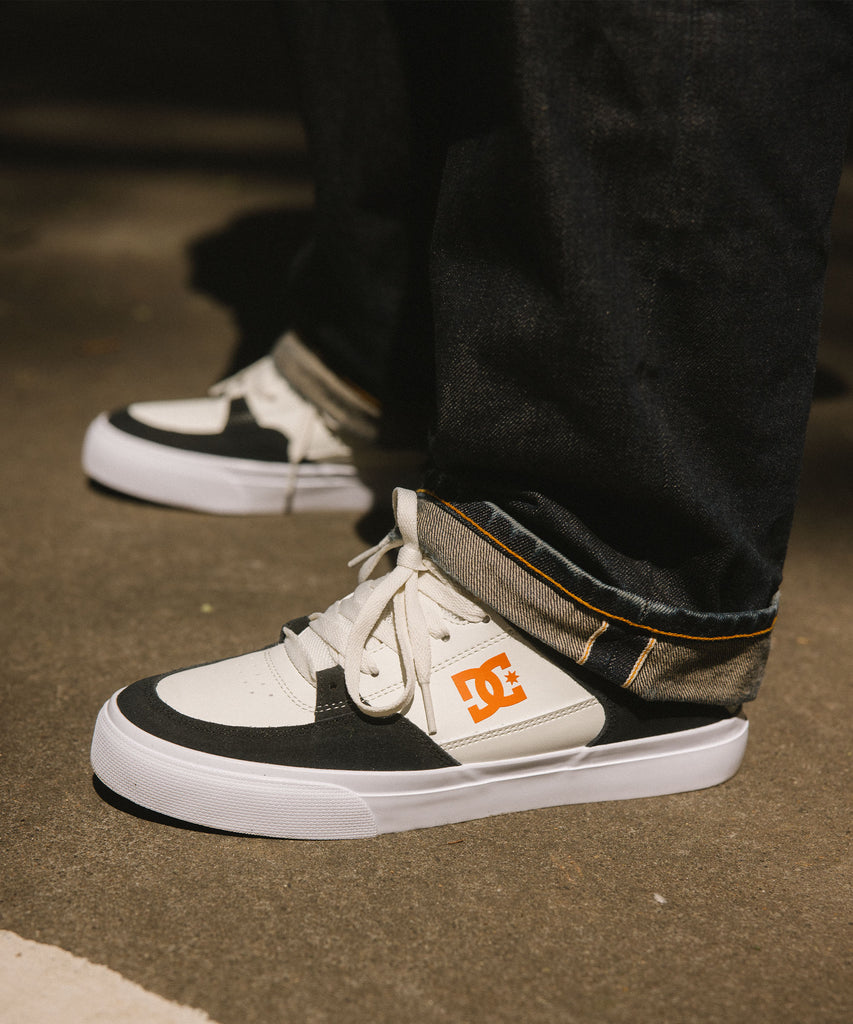 ABC・オブ・デス('12米) 0004_Onyx-Black-Tan-Orange-NYC