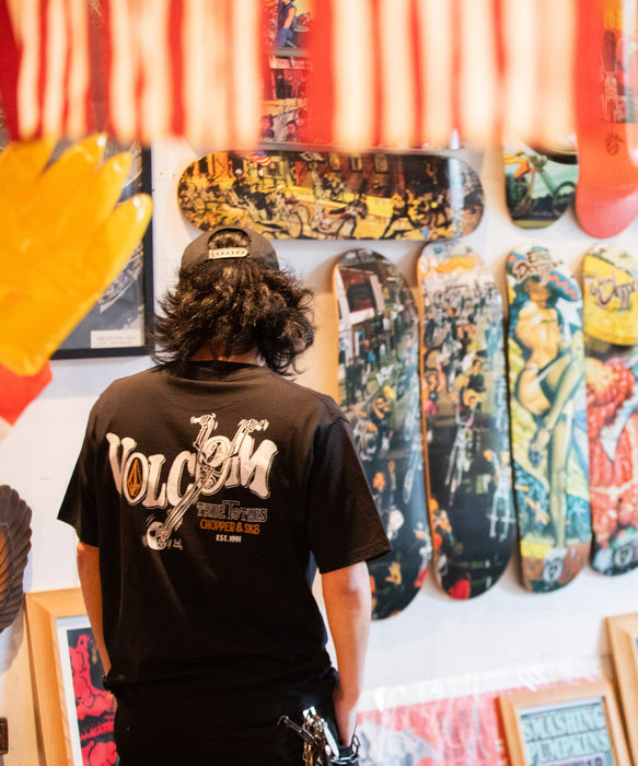 【直営店限定】 VOLCOM メンズ FUSTY WORKS SS TEE Ⅰ Tシャツ 【2026年春夏モデル】