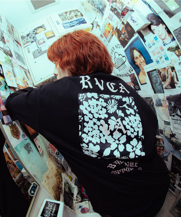 完売　希少ARCH RVCA LOGO 
ルーカ アーチロゴ Tシャツ　パープル RVCA - rvca ルーカ アーチロゴ バックロゴ ビックシルエットの通販 by