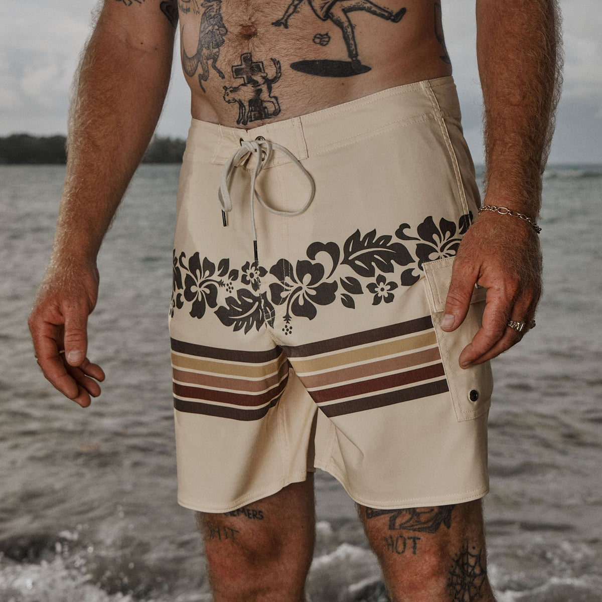 OUTLET】【直営店限定】RVCA メンズ EXOTICA TRUNK 17 ボードショーツ