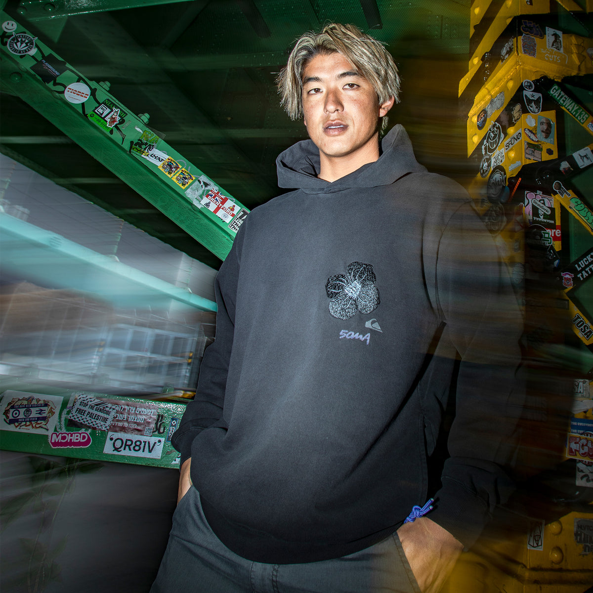 新品Quiksilver シングルフィン６インチ　フラワーデザイン 23_cd108550-7936-48d8-b990-