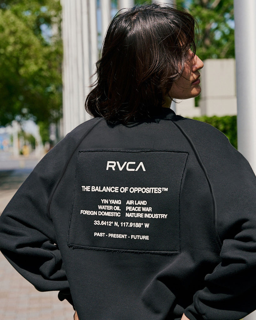 新品  RVCA 配色トレーナー BLACK✕WHITE RVCA ルーカ トレーナー スウェット レディース Vネック ロゴ HILLS V