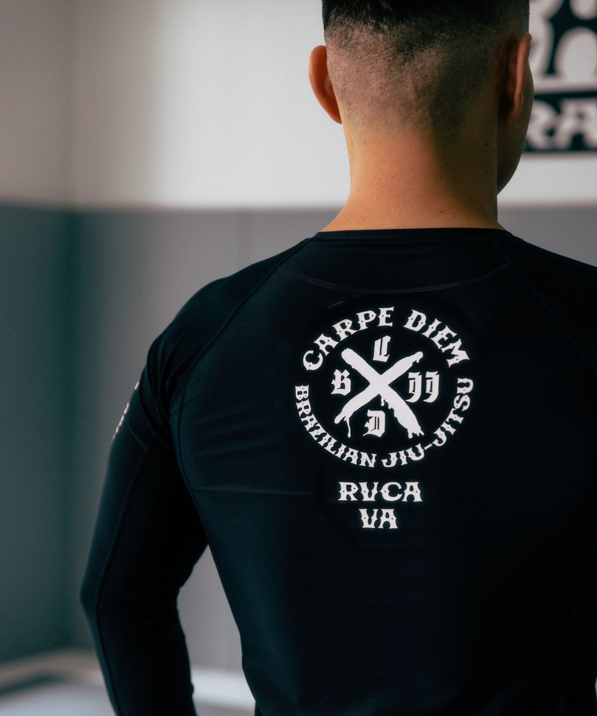 RVCA SPORT メンズ CARPE DIEM X RVCA RS 長袖ラッシュガード 【2026年
