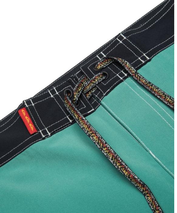 QUIKSILVER メンズ　QUIKSILVER X BOB MARLEY ZION ARCH 18 ボードショーツ 【2026年秋冬モデル】