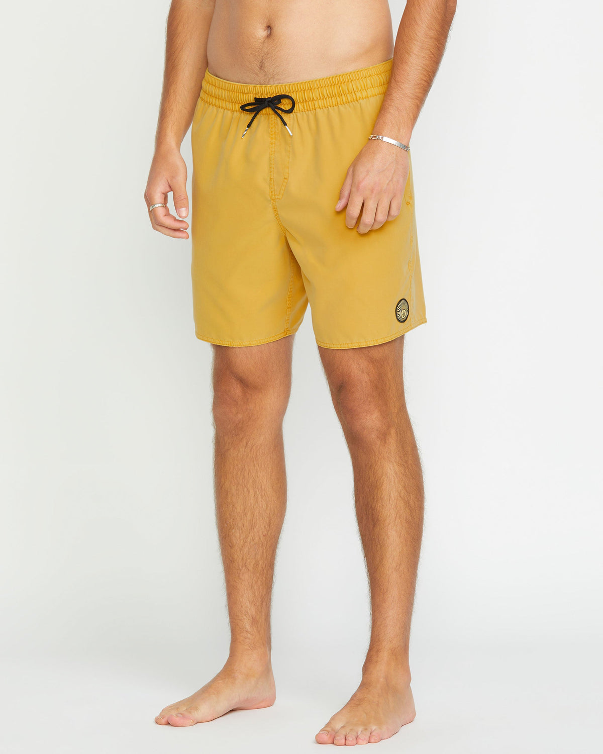 OUTLET FAMILY SALE】VOLCOM CENTER TRUNK 17 - SEEDY YELLOW