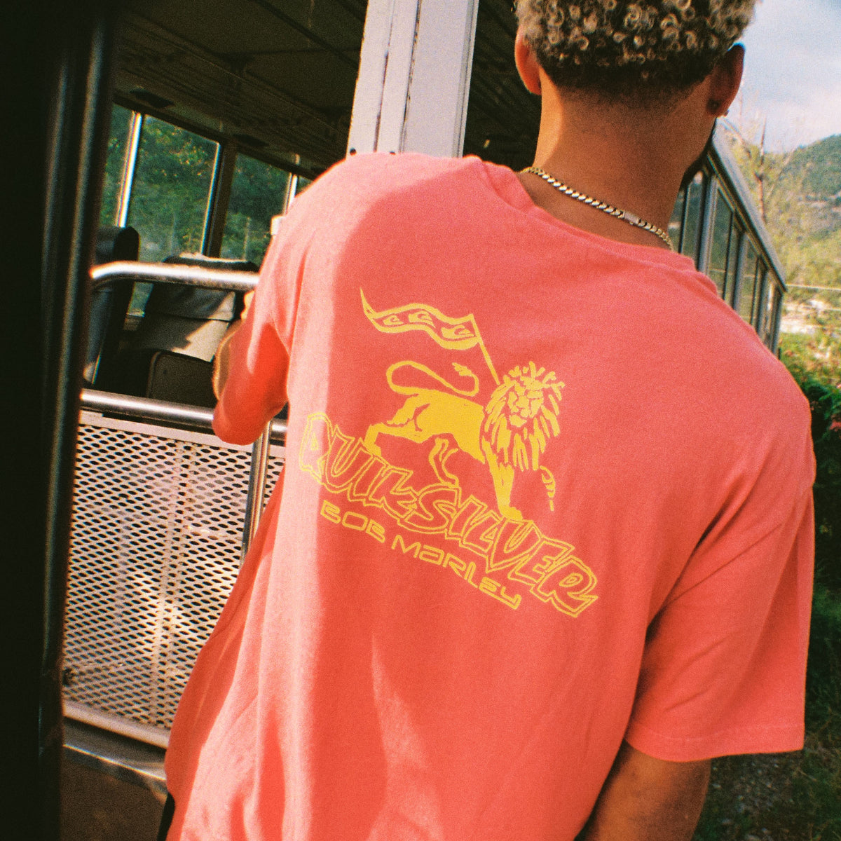 silver さん 専用〜！ QUIKSILVER メンズ QUIKSILVER X BOB MARLEY ZION SS Tシャツ 【2026年