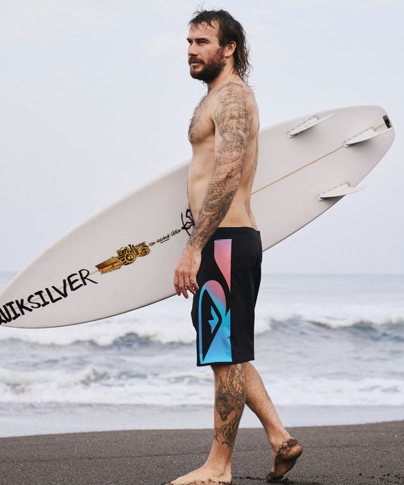 QUIKSILVER メンズ SURFSILK HOLMES 20 ボードショーツ フィットタイ 20インチ インナーショーツなしタイプ 4WAYストレッチ・撥水加工 【2026年春夏モデル】