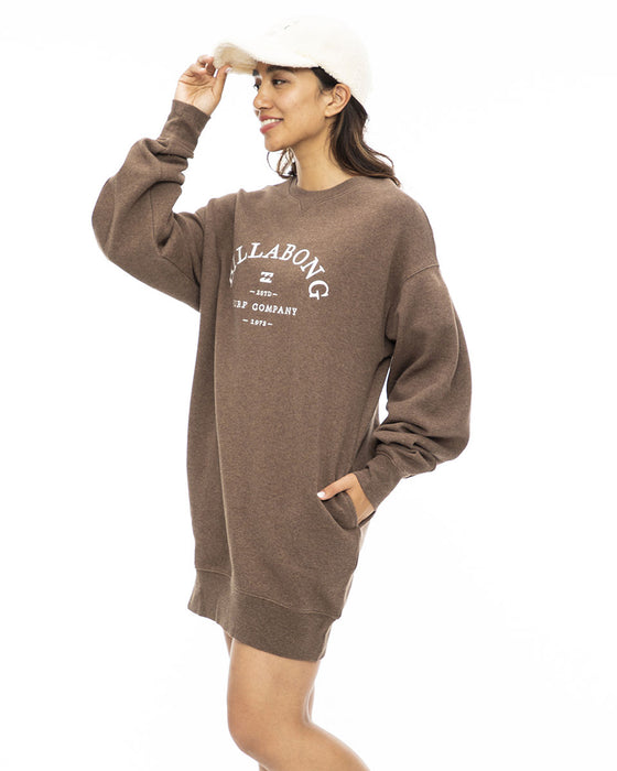 【OUTLET】BILLABONG レディース COLLEGE LOGO SWEAT ONEPIECE スウェットワンピース 【2023年秋冬モデル】