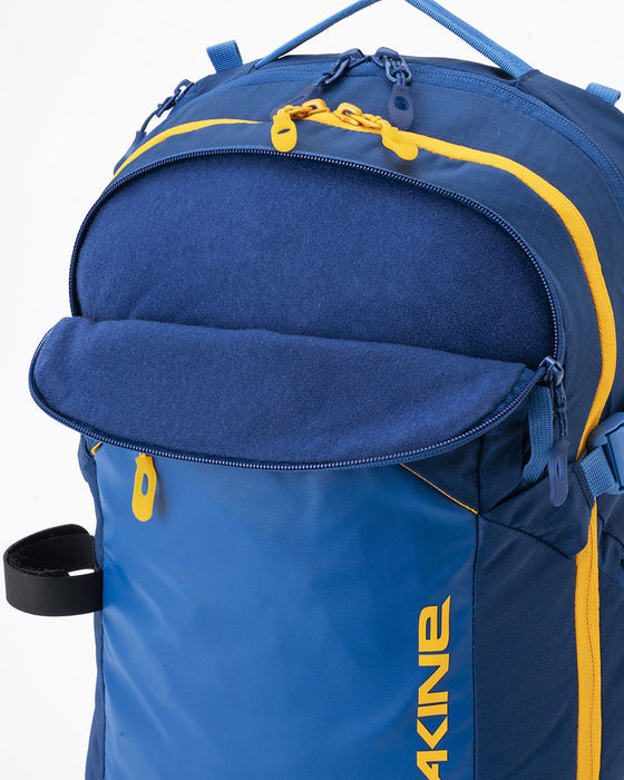 【OUTLET】DAKINE POACHER 22L バックパック DBL 【2023/2024年冬モデル】