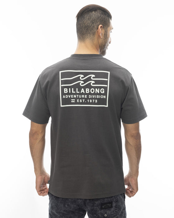 【OUTLET】BILLABONG メンズ 【A/Div.】 ADIV LOGO Ｔシャツ 【2024年春夏モデル】