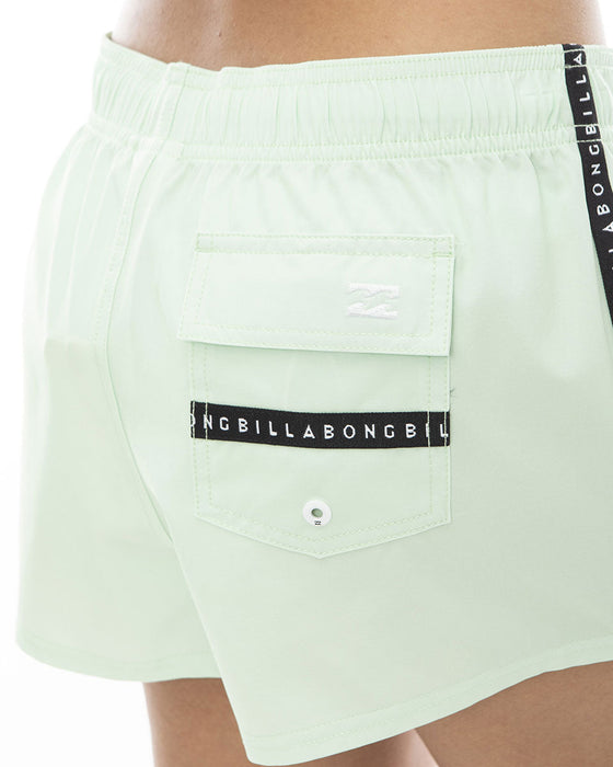 【OUTLET】BILLABONG レディース SIDE LOGO TAPE SHORT BOARDSHORTS ボードショーツ/サーフトランクス  【2024年春夏モデル】