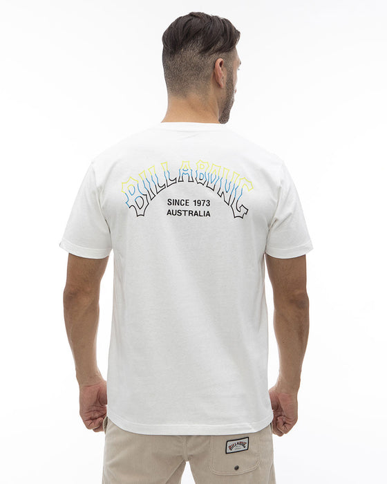 【OUTLET】BILLABONG メンズ TRIBONG ARCH Ｔシャツ 【2024年夏モデル】