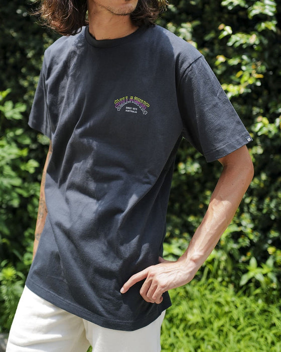 【OUTLET】BILLABONG メンズ TRIBONG ARCH Ｔシャツ 【2024年夏モデル】