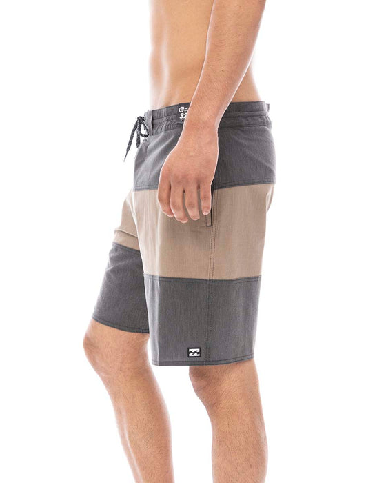【OUTLET】BILLABONG メンズ 【LO TIDES】 TRIBONG LT ボードショーツ/サーフトランクス  【2024年夏モデル】