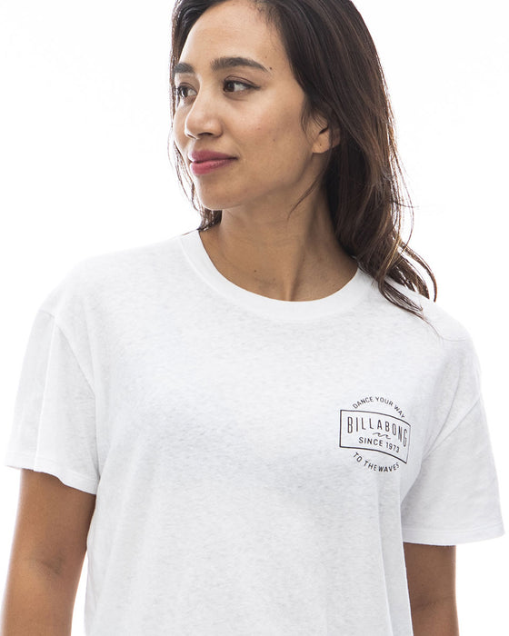【OUTLET】BILLABONG レディース SQUARE ARCH LOGO TEE Ｔシャツ 【2024年夏モデル】