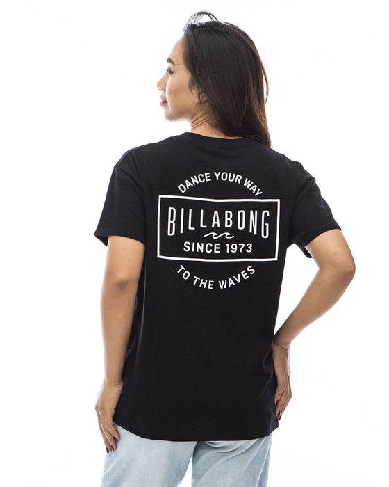 【OUTLET】BILLABONG レディース SQUARE ARCH LOGO TEE Ｔシャツ 【2024年夏モデル】
