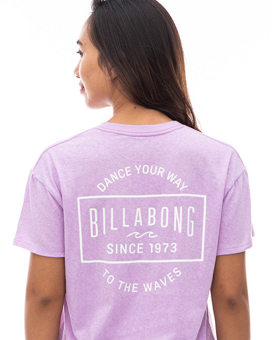 【OUTLET】BILLABONG レディース SQUARE ARCH LOGO TEE Ｔシャツ 【2024年夏モデル】