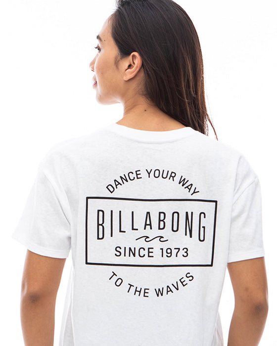 【OUTLET】BILLABONG レディース SQUARE ARCH LOGO TEE Ｔシャツ 【2024年夏モデル】