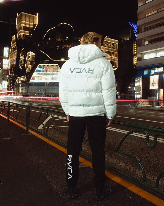 RVCA メンズ 【RVCAxAZUL BY MOUSSY】 RVCA X AZUL PUFFER JACKET ジャケット WHT 【2024年冬モデル】