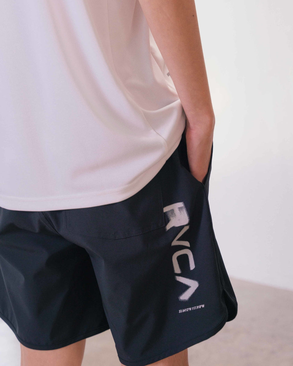 OUTLET】RVCA SPORT メンズ 【NIGHTRUN】 HEX LIGHT SHORTS