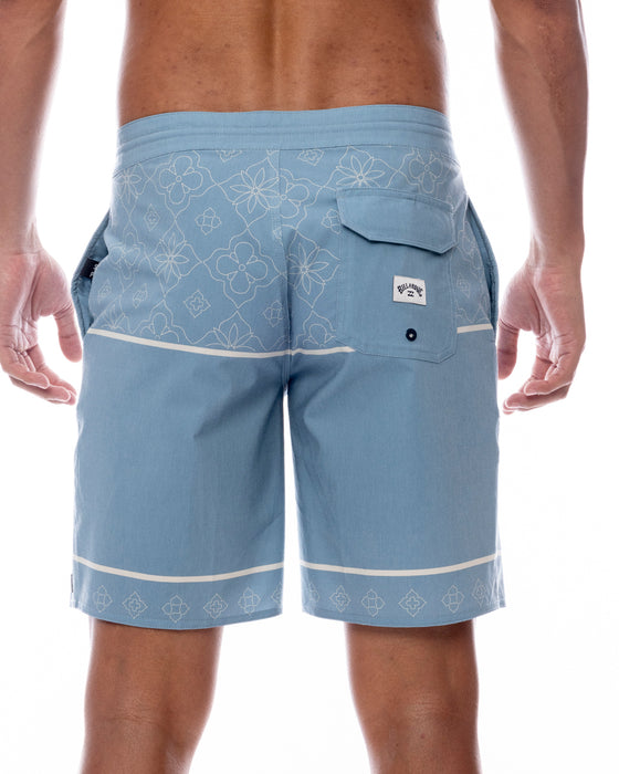 2025 RASH WETSUITS 4WAY ストレッチボードショーツ 完売品 RASH ラッシュ 2024ボードショーツ (RASH 4WAY Board Shorts