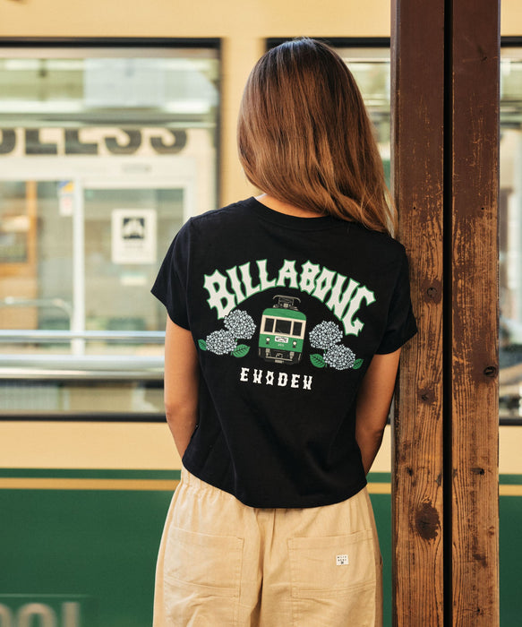 【SALE】BILLABONG レディース 【江ノ電×BILLABONG】ENODEN BABY FIT TEE Tシャツ【BABY FIT】 【2025年秋冬モデル】