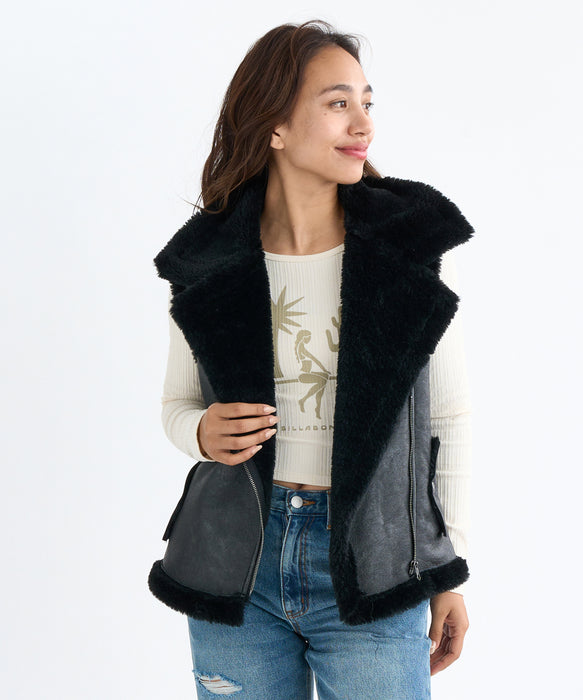 BILLABONG レディース FAUX LEATHER MOUTON  ベスト 【2025年秋冬モデル】 BLK / M