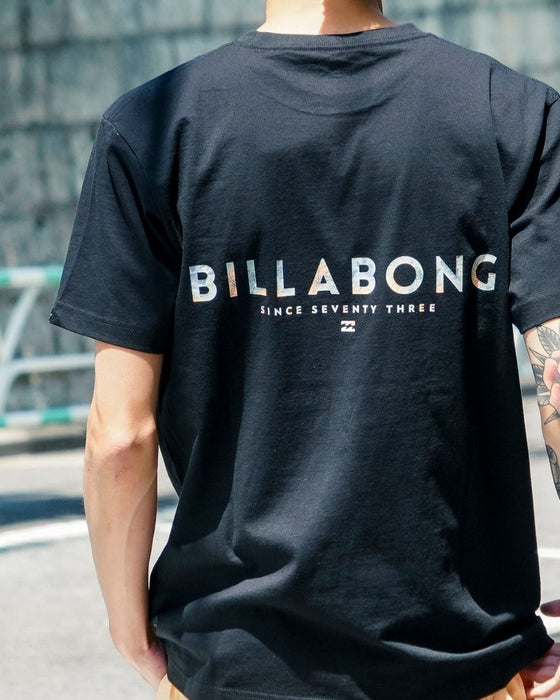 【OUTLET】BILLABONG メンズ UNITY LOGO Tシャツ 
【REGULAR FIT】 【2025年夏モデル】