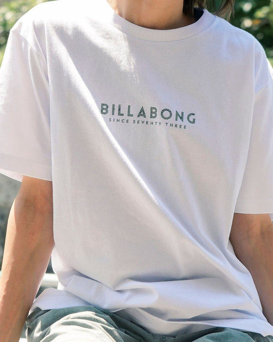 【OUTLET】BILLABONG メンズ UNITY LOGO Tシャツ 
【REGULAR FIT】 【2025年夏モデル】