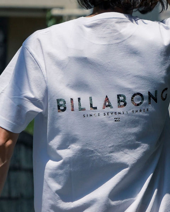 【OUTLET】BILLABONG メンズ UNITY LOGO Tシャツ 
【REGULAR FIT】 【2025年夏モデル】