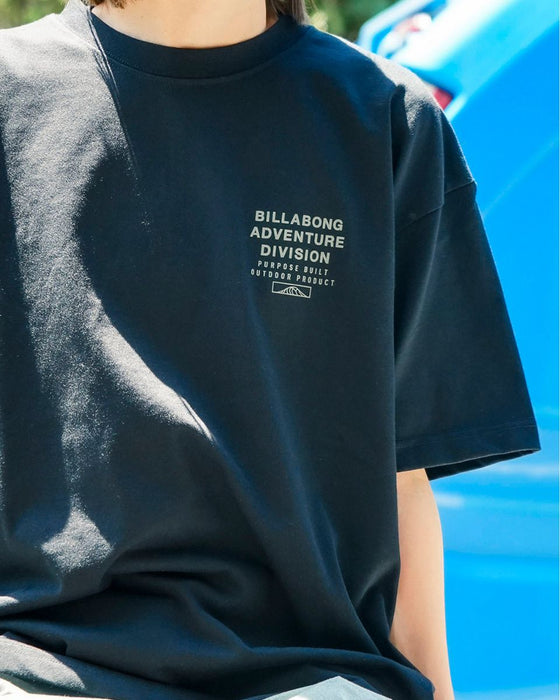 【OUTLET】BILLABONG メンズ 【A/DIV.】 ADIV LOGO 2.0 Tシャツ 
【WIDE FIT】【2025年夏モデル】