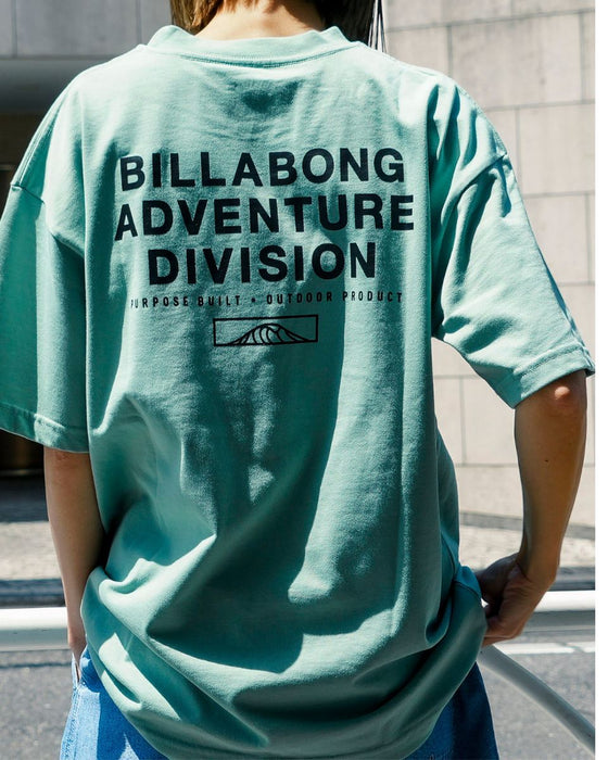 【OUTLET】BILLABONG メンズ 【A/DIV.】 ADIV LOGO 2.0 Tシャツ 
【WIDE FIT】【2025年夏モデル】