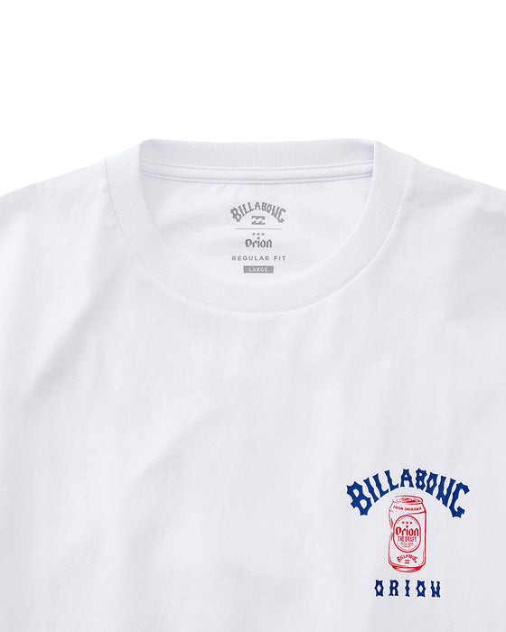 BILLABONG メンズ 【ORION BEER x BILLABONG COLLECTION】 ORION LOGO Tシャツ【REGULAR FIT】 【2025年夏モデル】
