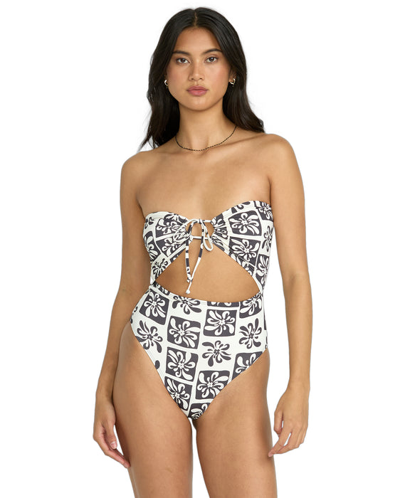 ビラボン レディース リバーシブル ワンピース 水着 UR A LEGEND ANDREW 1PC カジュアル水着 サーフ カジュアル 総柄 ブラック 黒 送料無料 BILLABONG BF01C816 OUTLET】BILLABONG レディース UR A LEGEND ANDREW 1PC 水着 【2025年