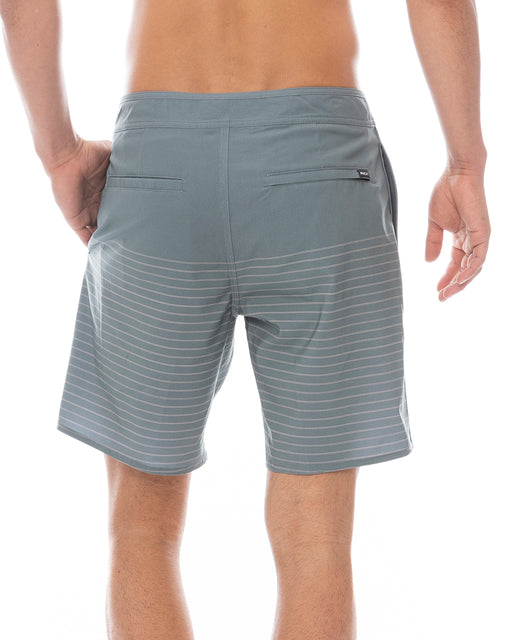RVCA メンズ CURREN TRUNK 18 ボードショーツ 【2025年春夏モデル】 ABG / 34