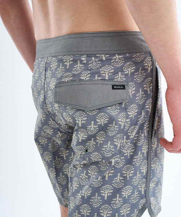 RVCA メンズ FREEPORT TRUNK 16 ボードショーツ 【2025年春夏モデル】 LED / 34