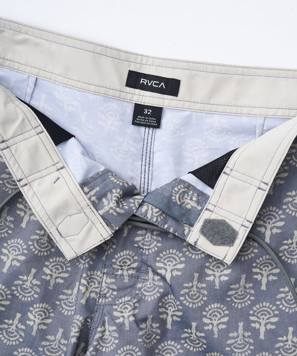 RVCA メンズ FREEPORT TRUNK 16 ボードショーツ 【2025年春夏モデル】 LED / 34
