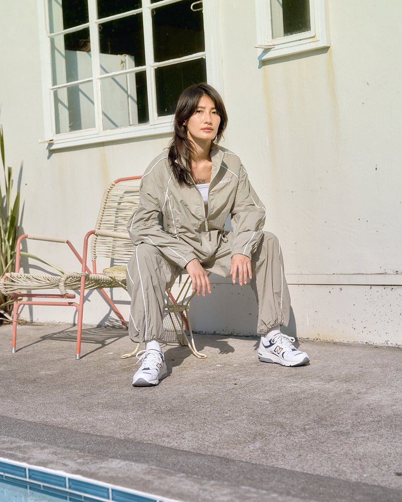 OUTLET】RVCA レディース MINI RVCA TRACK JUMPER ジャケット 【2025年