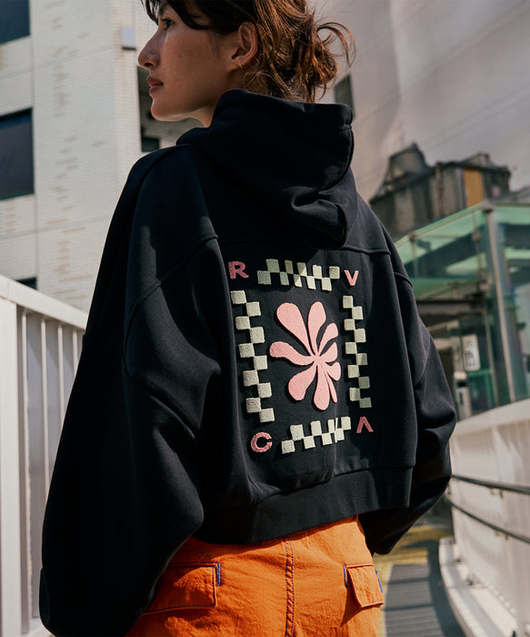 RVCA スウェットパーカー 状態良 女性おすすめ可愛い MサイズよりのSサイズ マラソン最大3000円オフクーポン有！ ルーカ パーカー ブランド レディース スウェット フード付き・裏毛 クロップド丈 フーディ SMALL  ARCH プルオーバー RVCA スウェットパーカー BC044043 SALE セール かわいい 大きいサイズ 有 トップス ウォーキング |