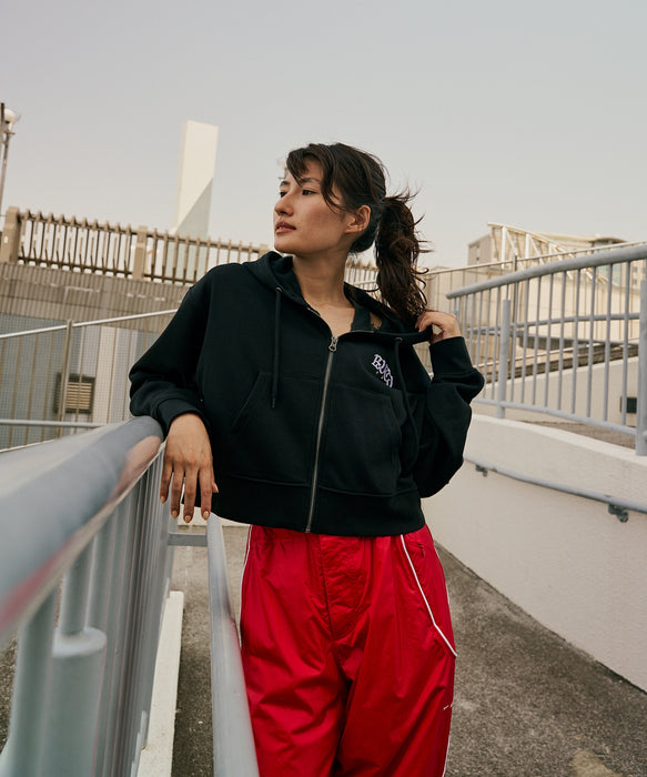 RVCA スウェットパーカー 状態良 女性おすすめ可愛い MサイズよりのSサイズ マラソン最大3000円オフクーポン有！ ルーカ パーカー ブランド レディース スウェット フード付き・裏毛 クロップド丈 フーディ SMALL  ARCH プルオーバー RVCA スウェットパーカー BC044043 SALE セール かわいい 大きいサイズ 有 トップス ウォーキング |