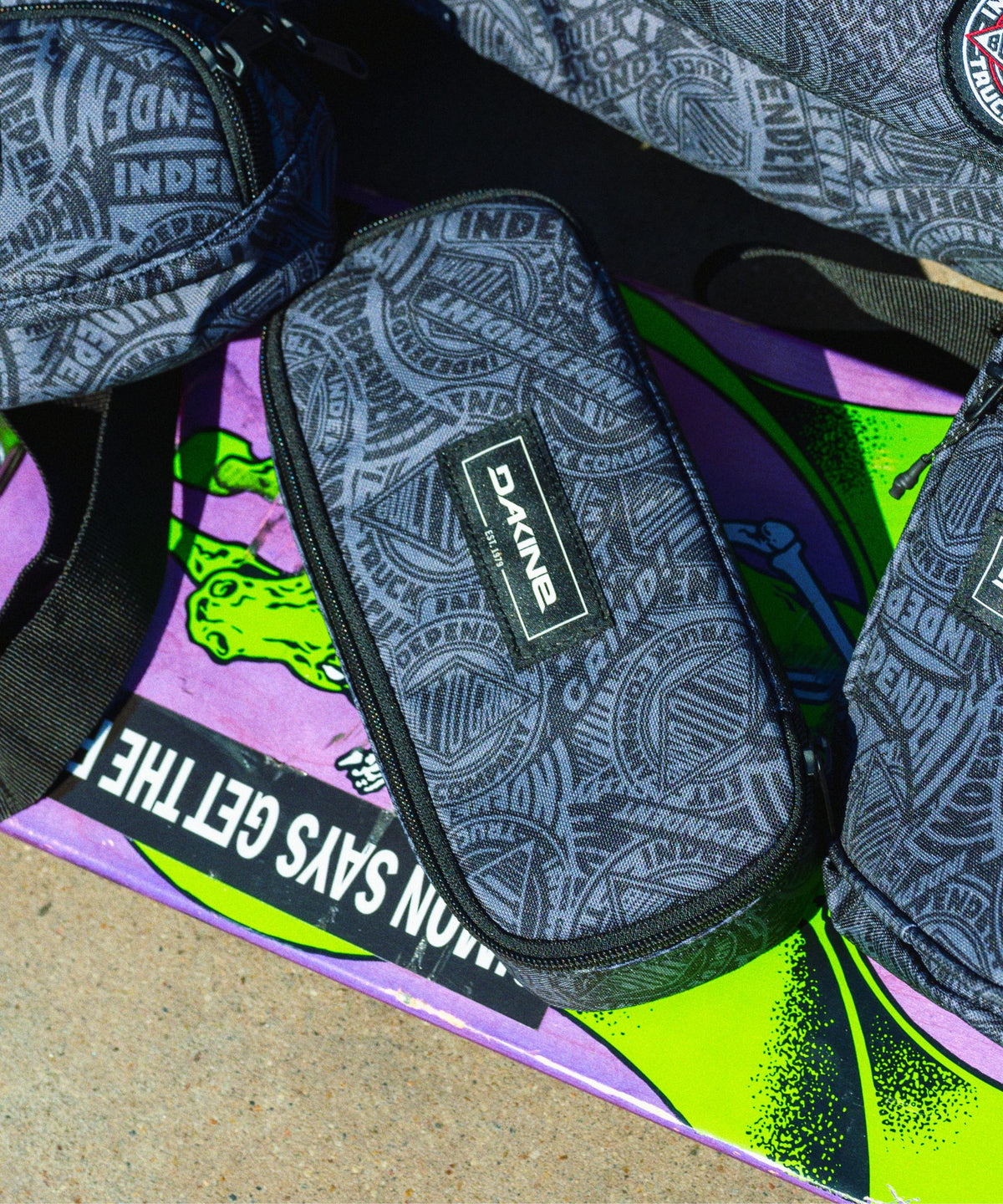 INDEPENDENTダカイン×インデペンデント　スケートボード　ボストンバッグ DAKINE×INDEPENDENT - DAKINE