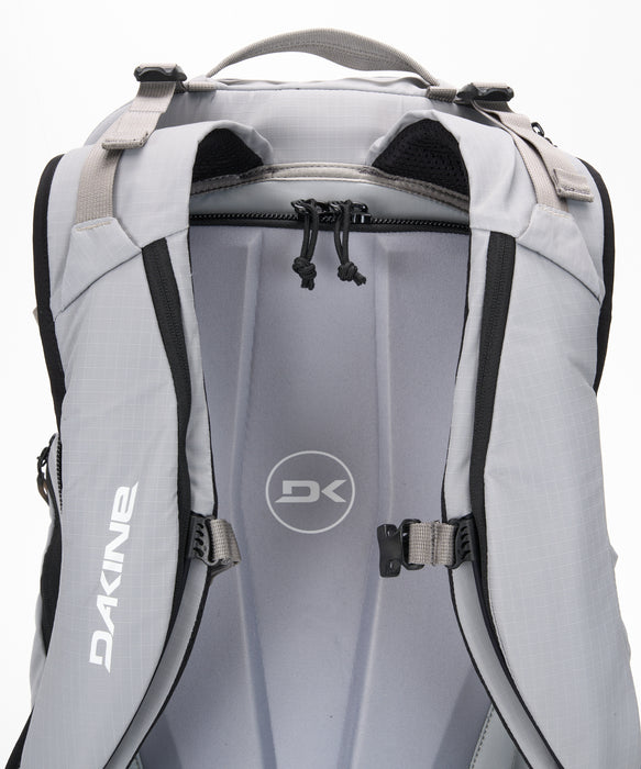 DAKINE POACHER BACKPACK 32L バックパック/リュック 【25-26SNOWモデル】