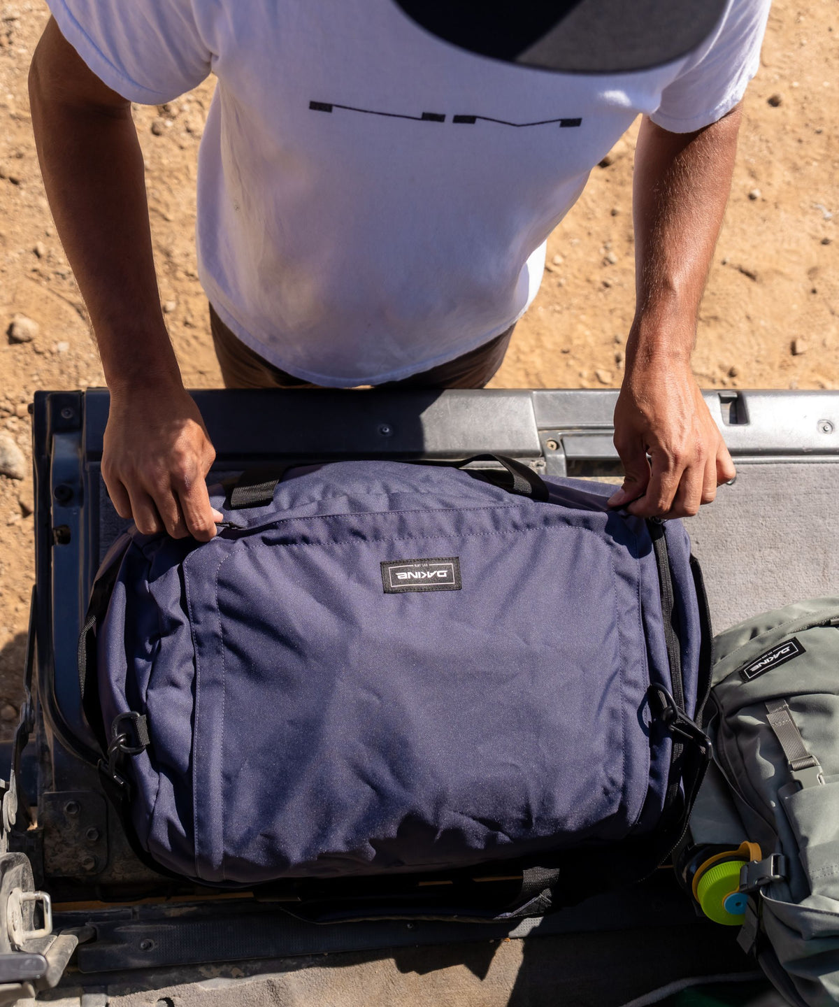 SALE】【直営店限定】DAKINE EQ DUFFLE ショルダーバッグ 50L【2025年