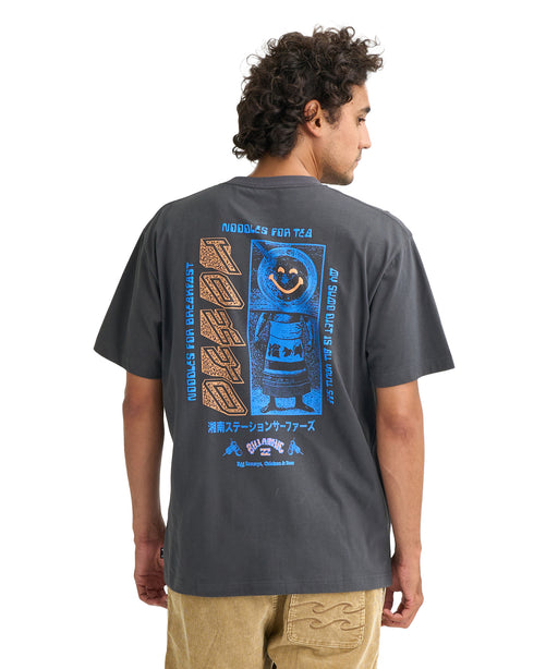 BILLABONG メンズ DESTINATION TOKYO Tシャツ 【2026年春夏モデル】 WAA / L