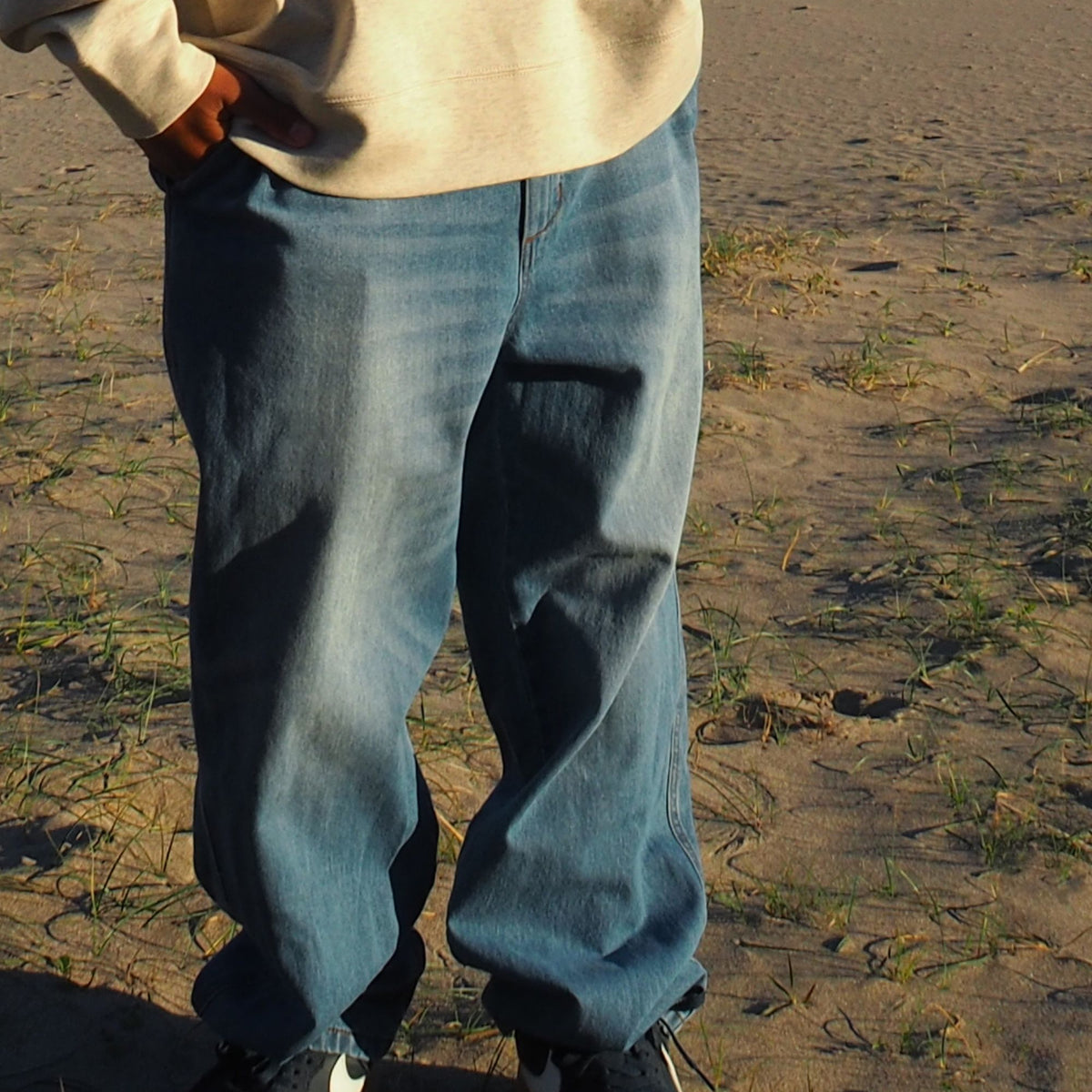 BG011701-