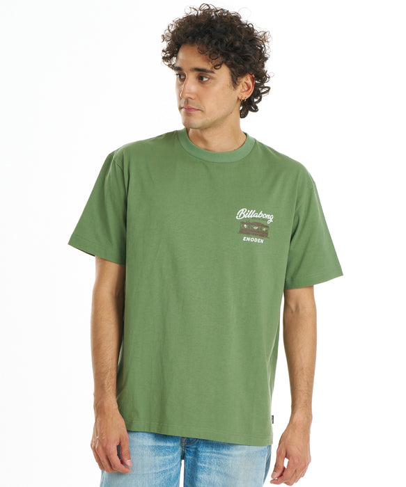 BILLABONG メンズ SURF TRAIN Tシャツ 【2026年秋冬モデル】 VIG / XL