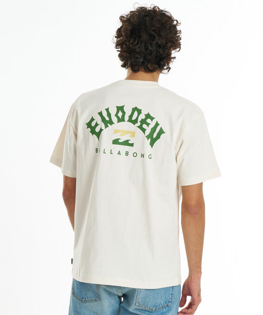 BILLABONG メンズ ENODEN ARCH Tシャツ 【2026年秋冬モデル】 CRM / XL