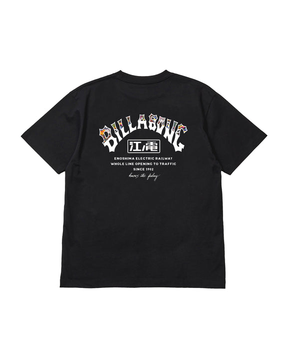 BILLABONG メンズ RE-ISSUE ARCH Tシャツ【OVER FIT】【江ノ電×BILLABONG】【2026年秋冬モデル】